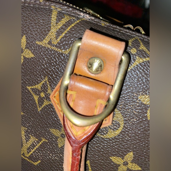 Louis Vuitton Alma - Picture 4 of 11